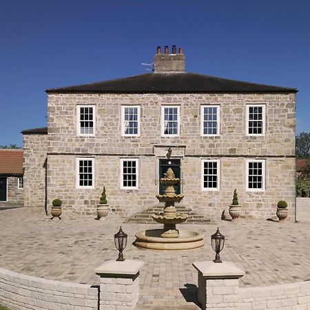 Killerby Old Hall With Hot Tub And Swimming Pool สการ์โบโรห์ ภายนอก รูปภาพ